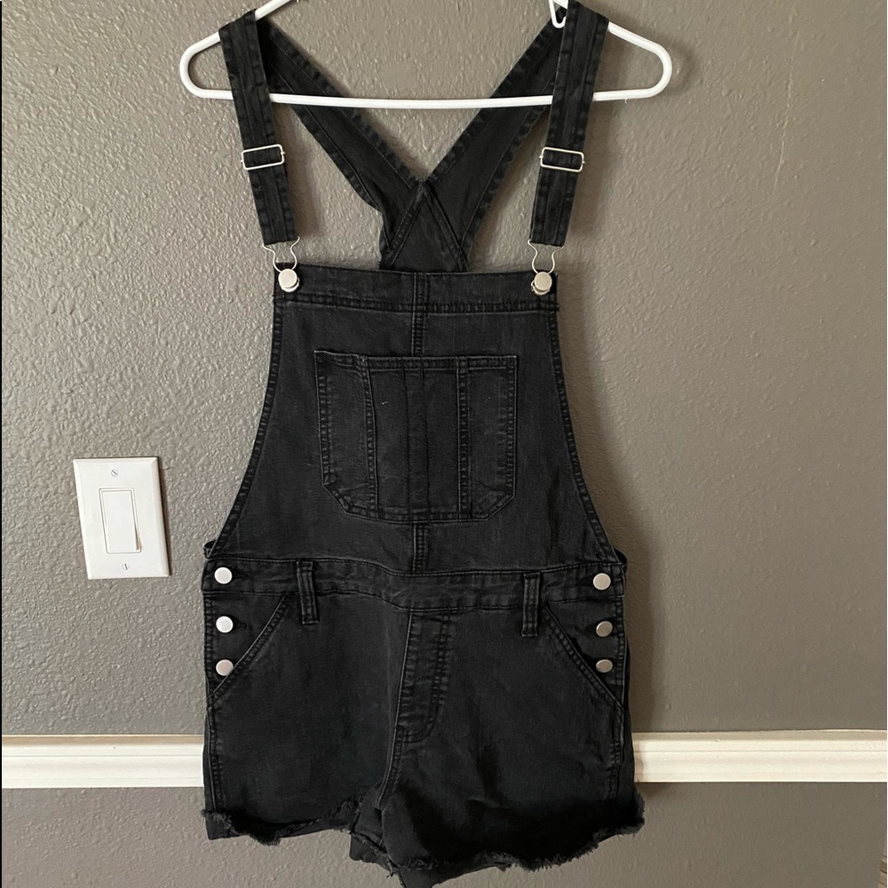 Relaxed fit overall shorts